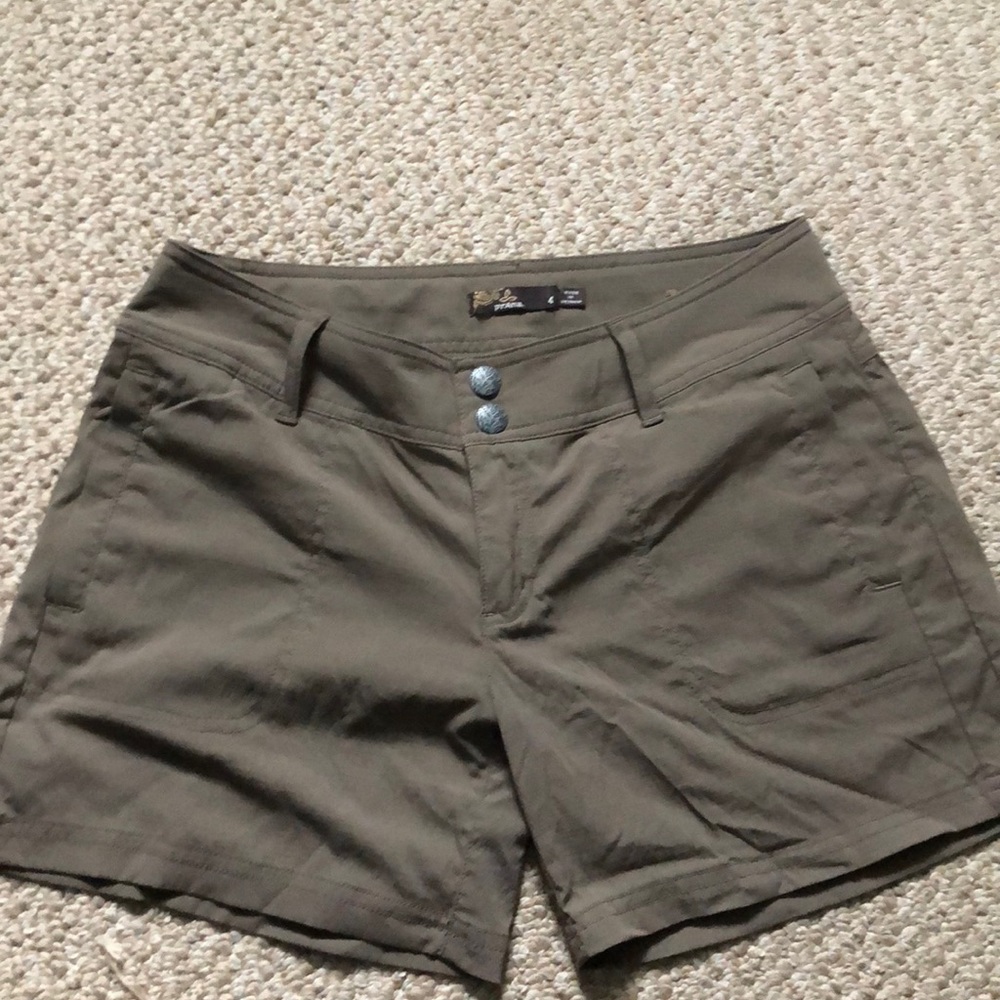 Prana Size 4 Nylon tan shorts